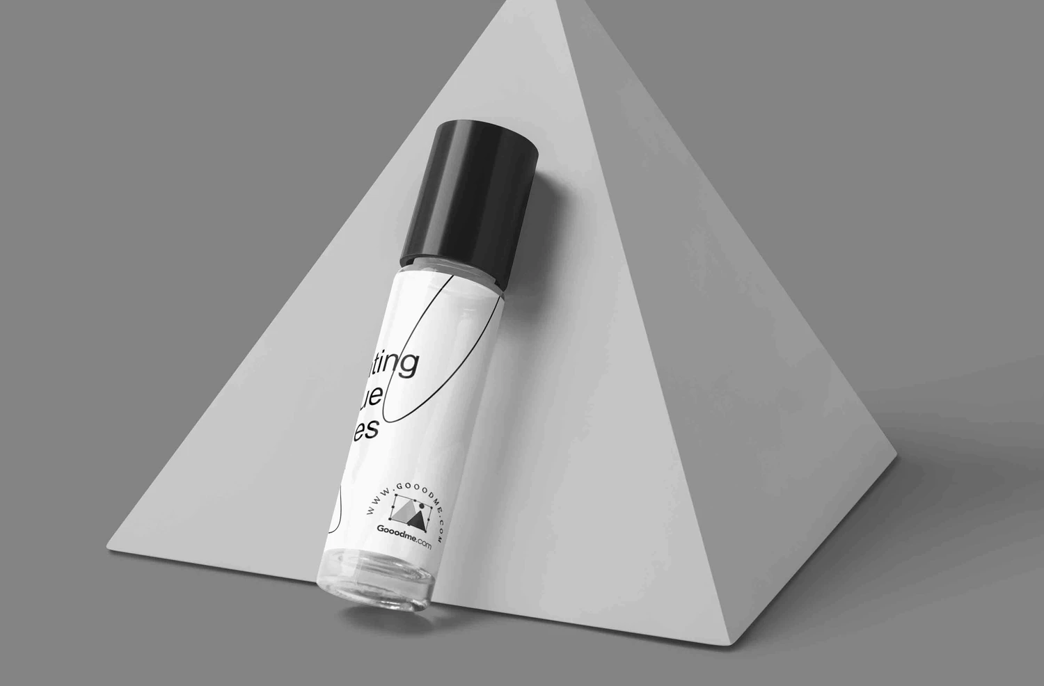 3344 质感香水瓶标签包装设计PSD样机模型