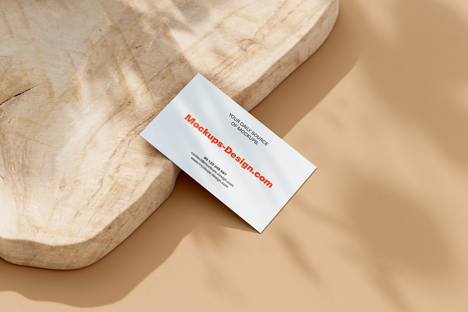 4940 4款可商用极简名片卡片木头背景PSD文创设计展示样机Business cards on a piece of wood mockup@GOOODME.COM