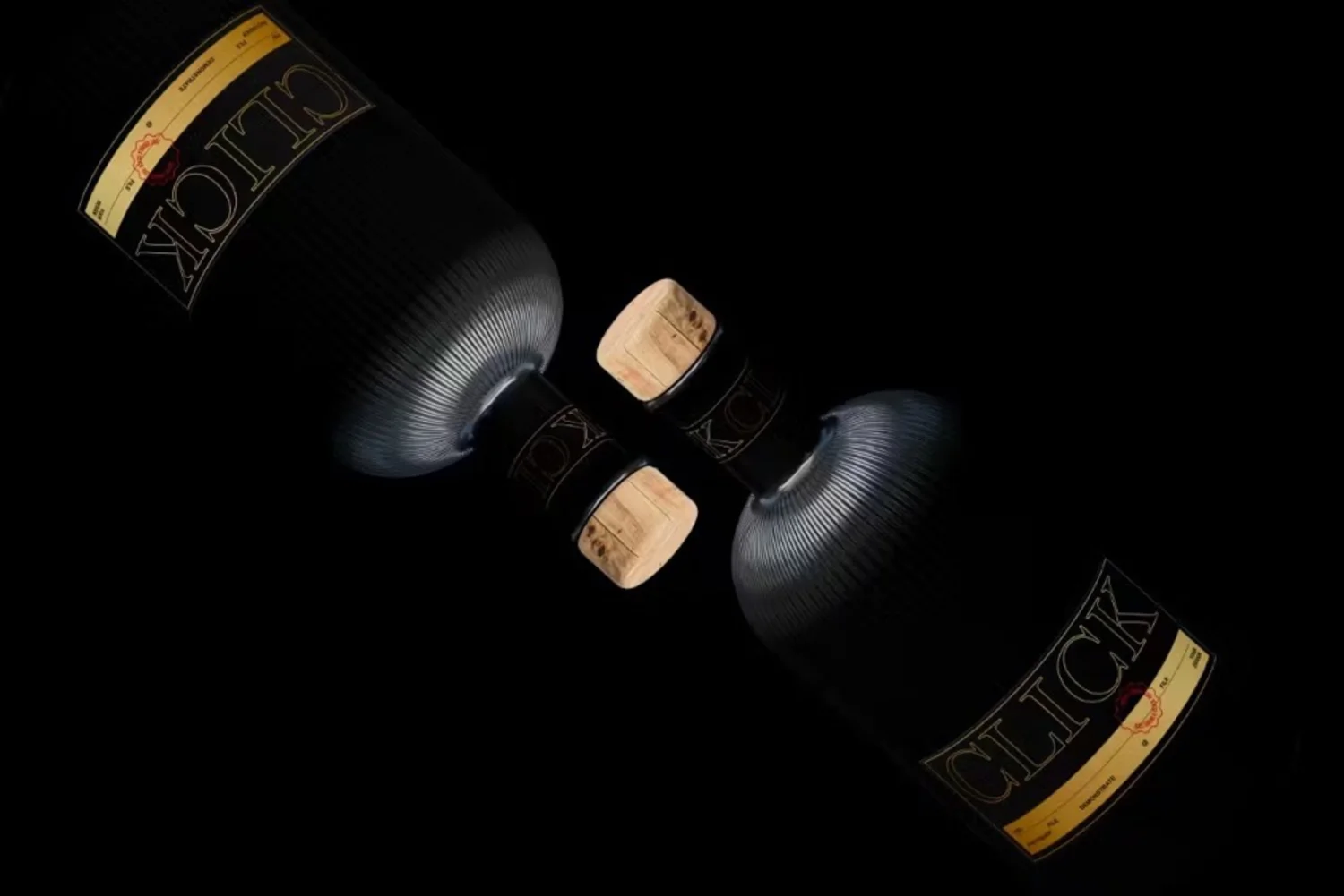 5026 8款时尚鸡尾酒洋酒调酒玻璃酒瓶酒标设计ps样机素材展示效果图 Gin Bottle Mockup Set@GOOODME.COM